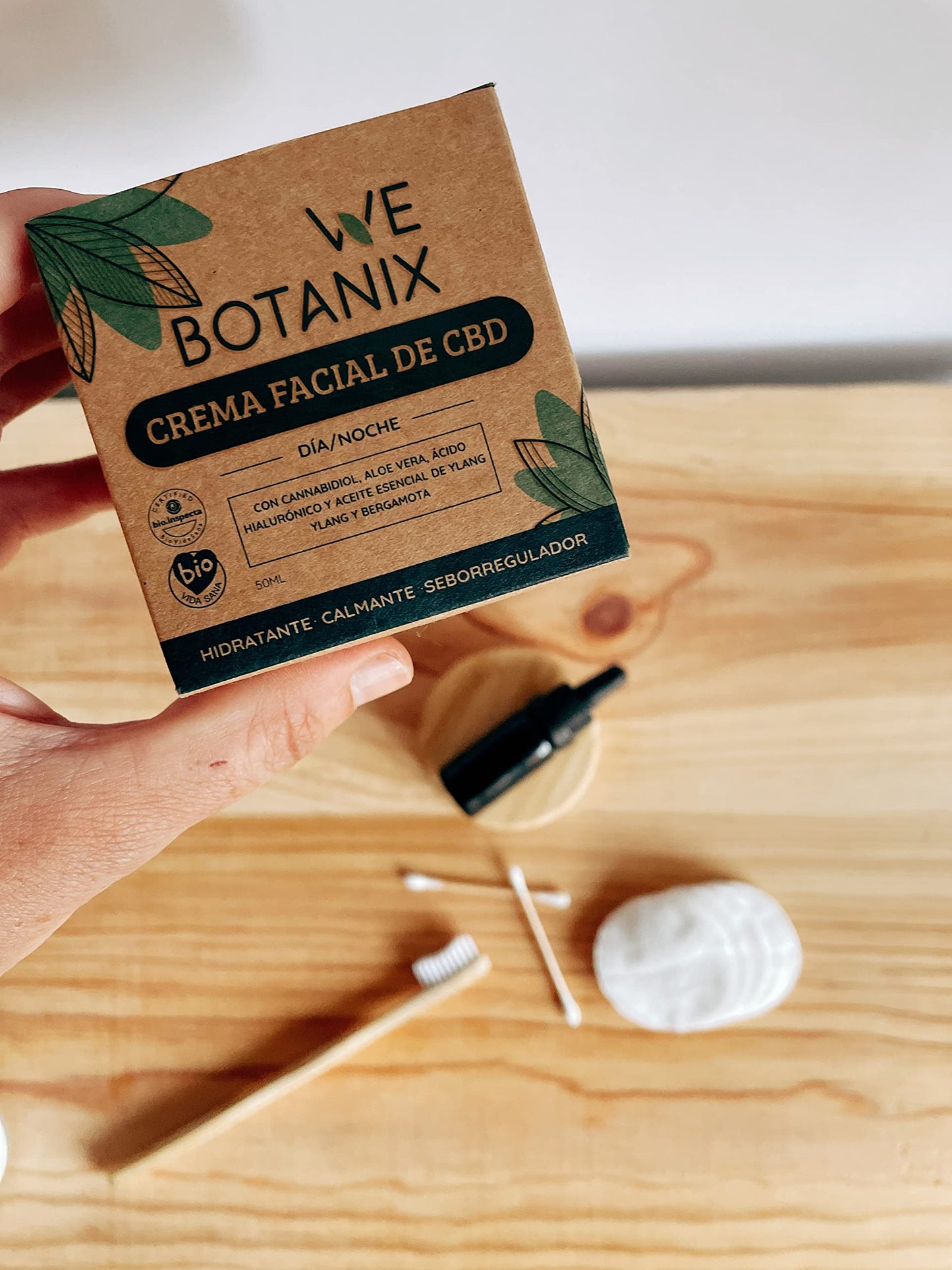 WEBOTANIX | Crema Facial de CBD BIO | 50 ml | Cannabidiol | Aloe Vera | Ácido Hialurónico | Hidratante y Regeneradora | Alivio de Picores e Irritaciones | Vegano