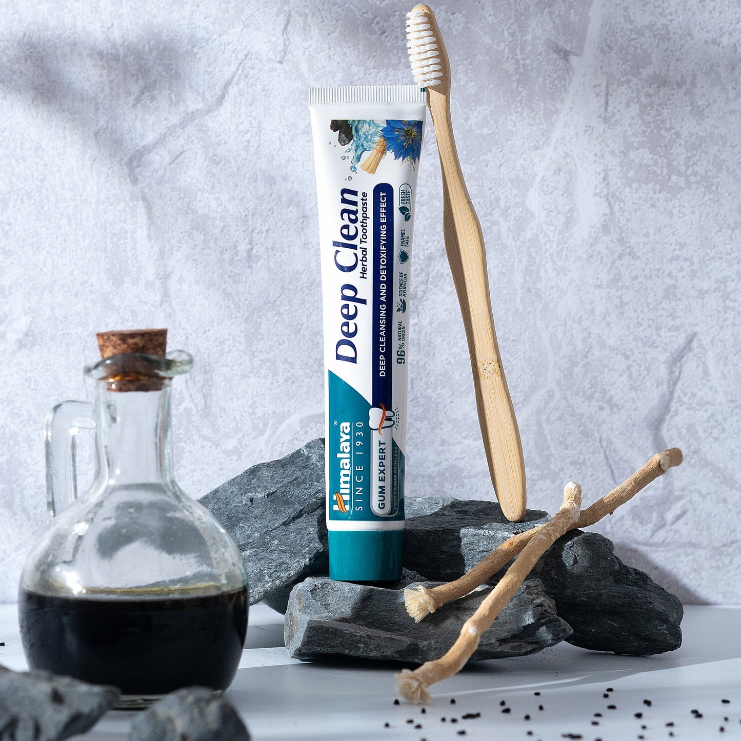 DENTIFRICO LIMPIEZA PROFUNDA - 75ml. HIMALAYA